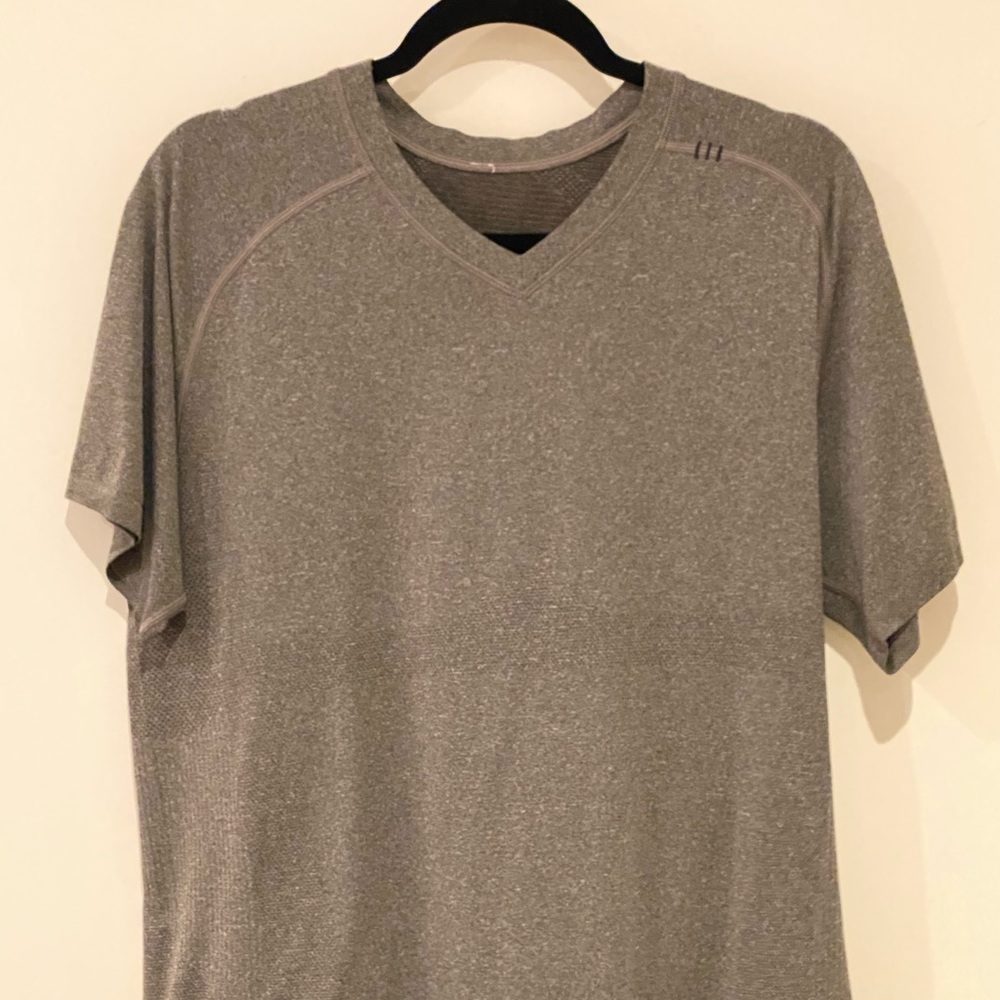 Lululemon VNeck Tee